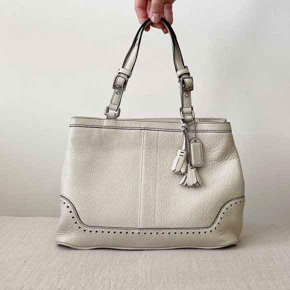 Coach Handbags - Coach White Leather Hampton Shoulder Bag